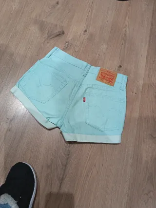Pantalón corto estilo Levi's 501 azulado