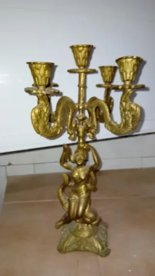 Reloj de sobremesa antiguo dorado