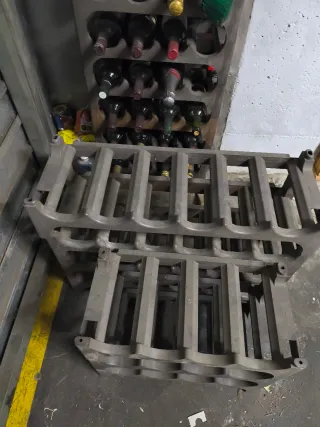 Botelleros apilables de plástico