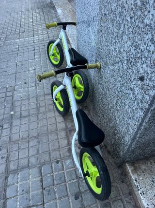2 Bicis sin pedales Btwin blanca y verde