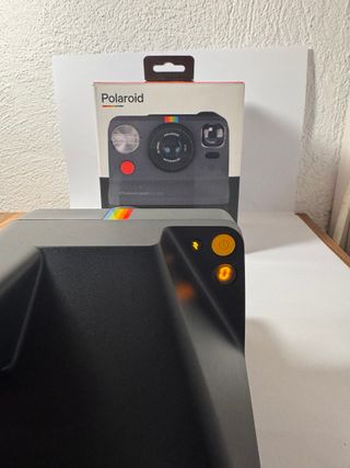 Cámara Polaroid Now Gris + Caja