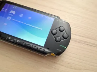 PSP 1000 Negra + FIFA 09 + Accesorios