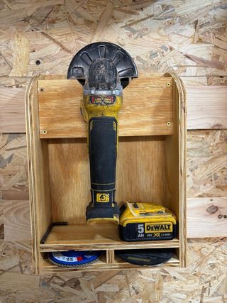 Soporte para Amoladora Angular en Madera de Pino