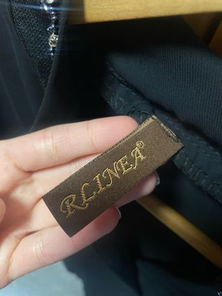 Blusa negra mujer con cuello y manga larga