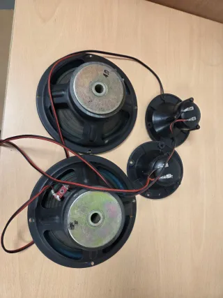 Altavoces  Vías Separadas Woofer + Tweeter