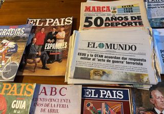 Periódicos número 1 y revistas de diferentes temas