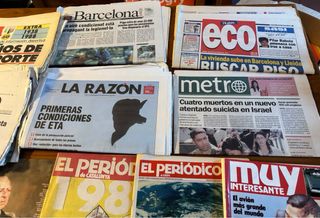 Periódicos número 1 y revistas de diferentes temas