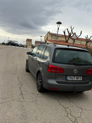 Volkswagen Touran 2012