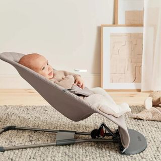 Hamaca Babybjörn + 2 fundas de tela (gris y beige)