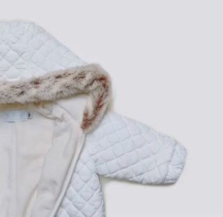 Buzo acolchado bebé BBZ con capucha