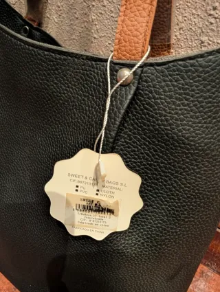 Bolso Negro con Cartera Marrón de Regalo
