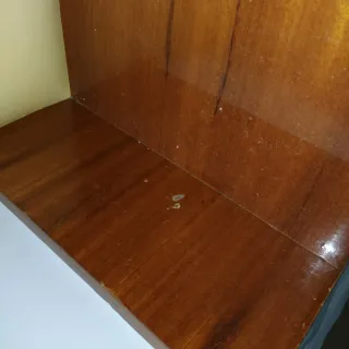 Cabecero acolchado capitoné con mesilla integrada