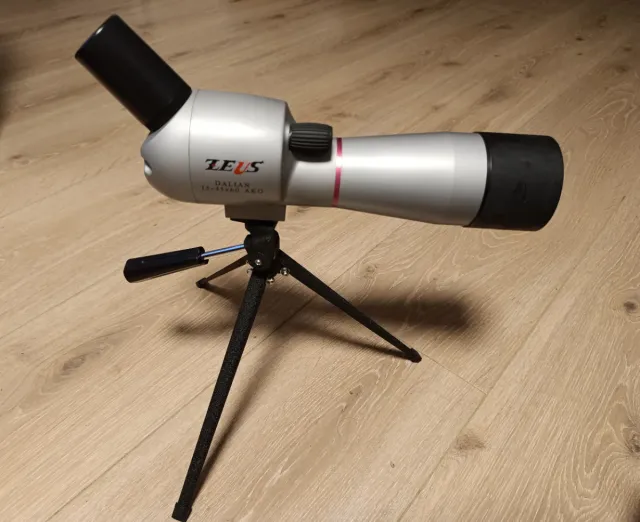 Visor terrestre Zeus Dalian 15-45x60 Regalo malet