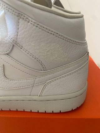 Nike Air Jordan 1 Mid Blancas