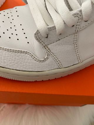 Nike Air Jordan 1 Mid Blancas
