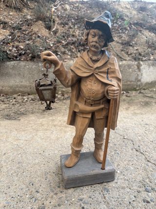 Figura cerámica hombre con farolillo