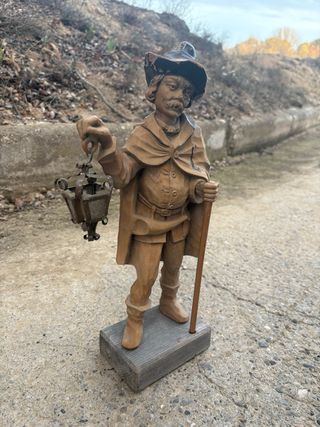 Figura cerámica hombre con farolillo