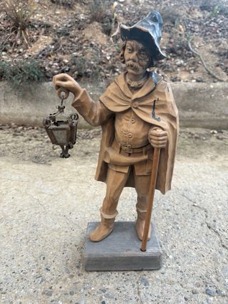 Figura cerámica hombre con farolillo