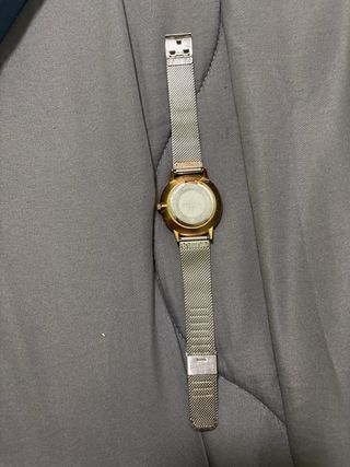 Reloj Dorado y Plateado