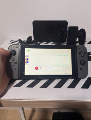 Nintendo Switch + Accesorios y Juego FIFA 20