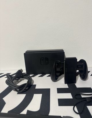 Nintendo Switch + Accesorios y Juego FIFA 20