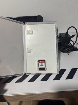 Nintendo Switch + Accesorios y Juego FIFA 20