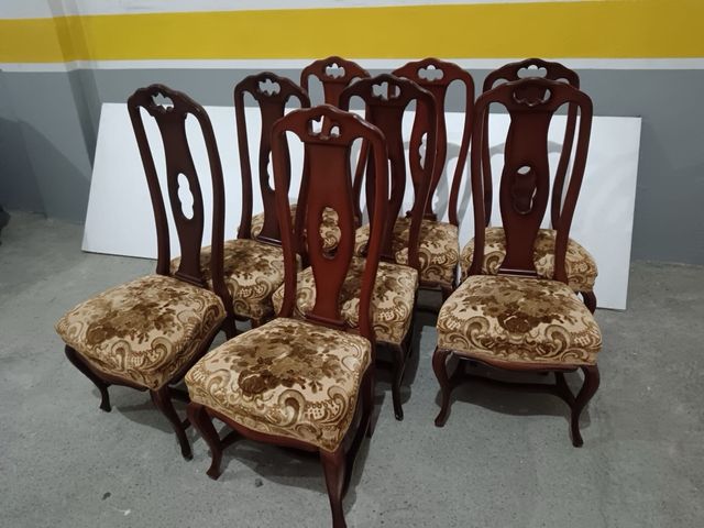 Mesa de comedor con 8 sillas