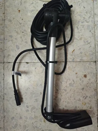 Transductor lowrance Hook Reveal 83/200