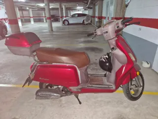 Keeway Zahara 125cc Scooter Roja