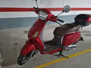 Keeway Zahara 125cc Scooter Roja