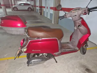 Keeway Zahara 125cc Scooter Roja