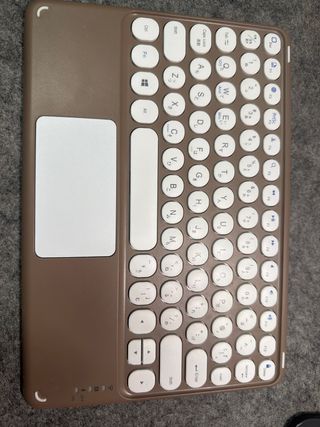 Teclado inalámbrico con trackpad marrón