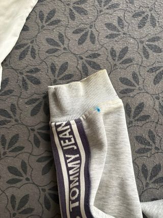 Sudadera Tommy Hilfiger Gris con Logo