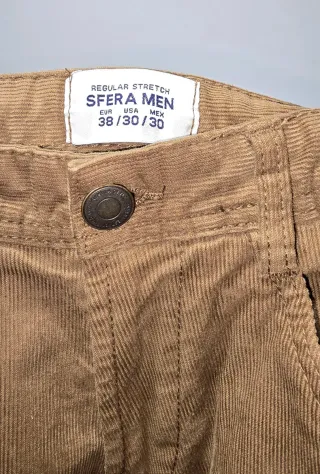 Pantalón marrón de pana Sfera