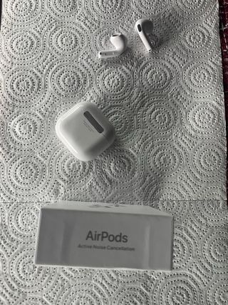 AirPods 4 Apple