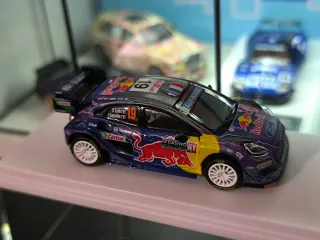Maqueta Ford Puma WRC 1:64 miniGT v1
