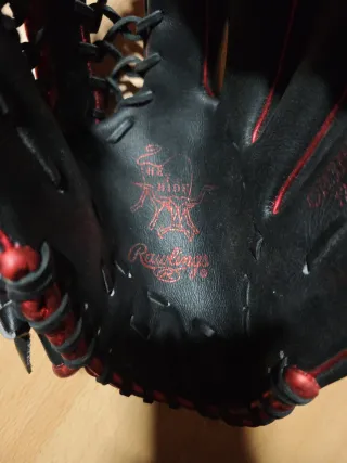 Guante Rawlings Heart of Hide Negro/Rojo 12" 1/2'