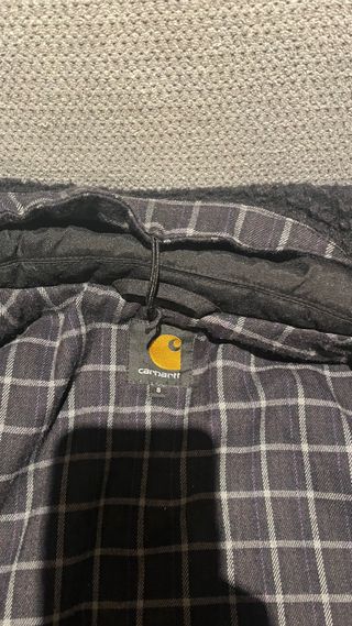 Cazadora Carhartt Negra con Cuello