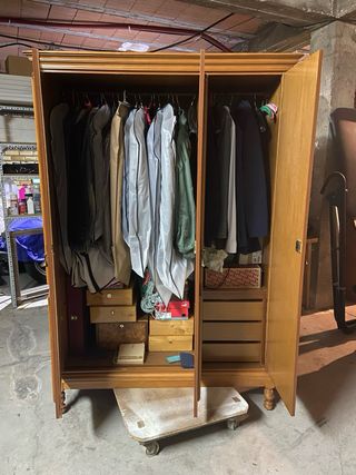 Armario de madera 196x125x56cm