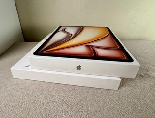 Cajas vacias iPad Air 13” y Magic Keyboard Apple