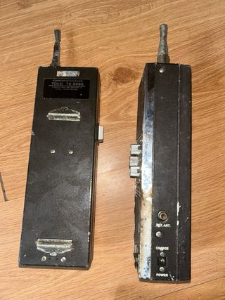 2 Walkie Talkies Tokai.