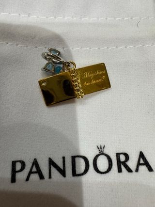Pandora Charm Bridgerton Libro y Pluma Azul Dorado
