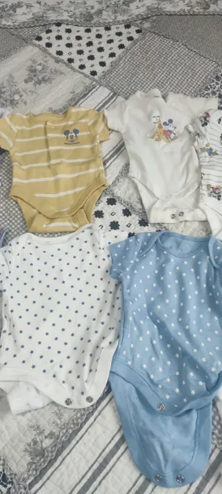 Lote bodys bebé niño (0-3 meses)