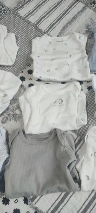 Lote bodys bebé niño (0-3 meses)