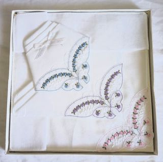 Pañuelos Guasch bordados mariposas vintage