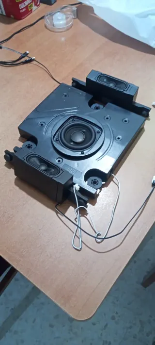 Altavoces TCL 55T8C con Subwoofer