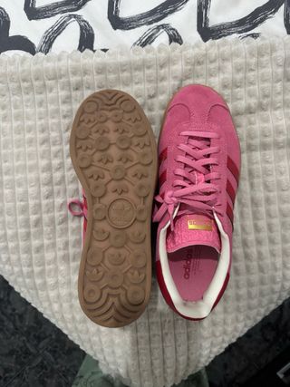 Zapatillas Adidas Rosas y Rojas