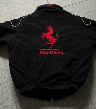Chaqueta Ferrari Negra y Roja