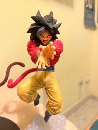 Goku SSJ4 Figure Dragon Ball