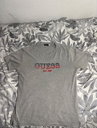 Camiseta Guess Gris Logo Bordado Talla M